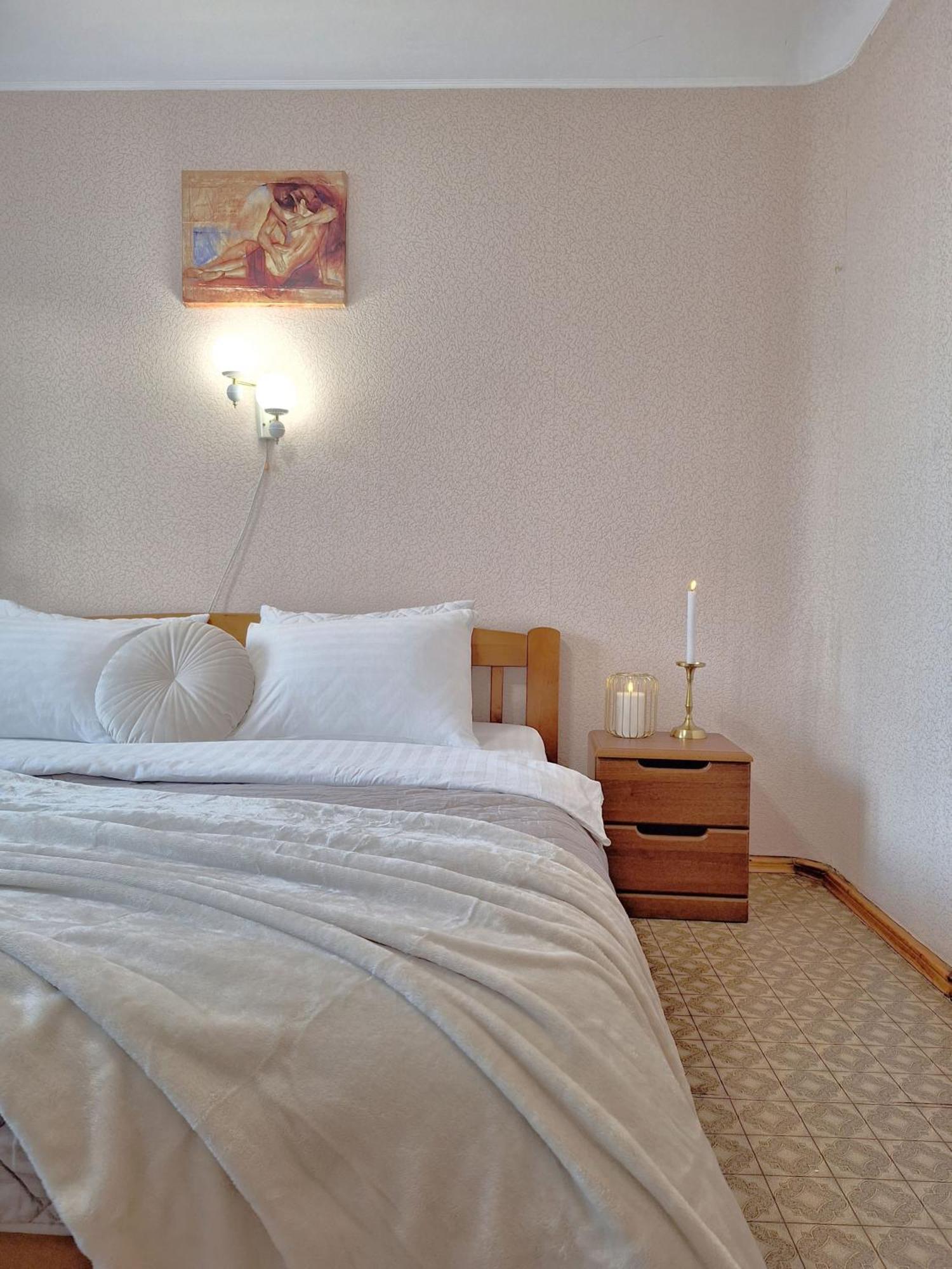 4 Ліжка З Балконом Документи Для Відряджень Мережа Alex Apartments Безконтатне Заселення 24-7 波尔塔瓦 外观 照片
