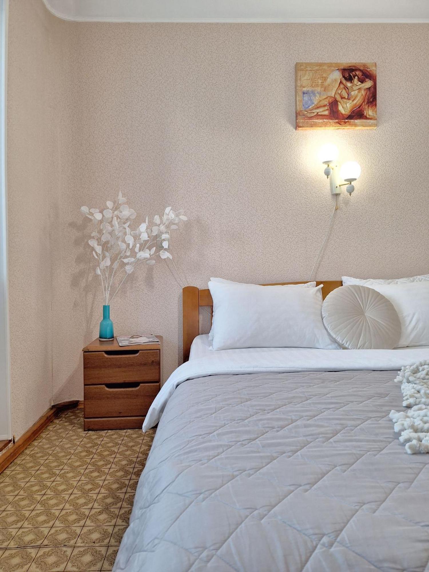 4 Ліжка З Балконом Документи Для Відряджень Мережа Alex Apartments Безконтатне Заселення 24-7 波尔塔瓦 外观 照片