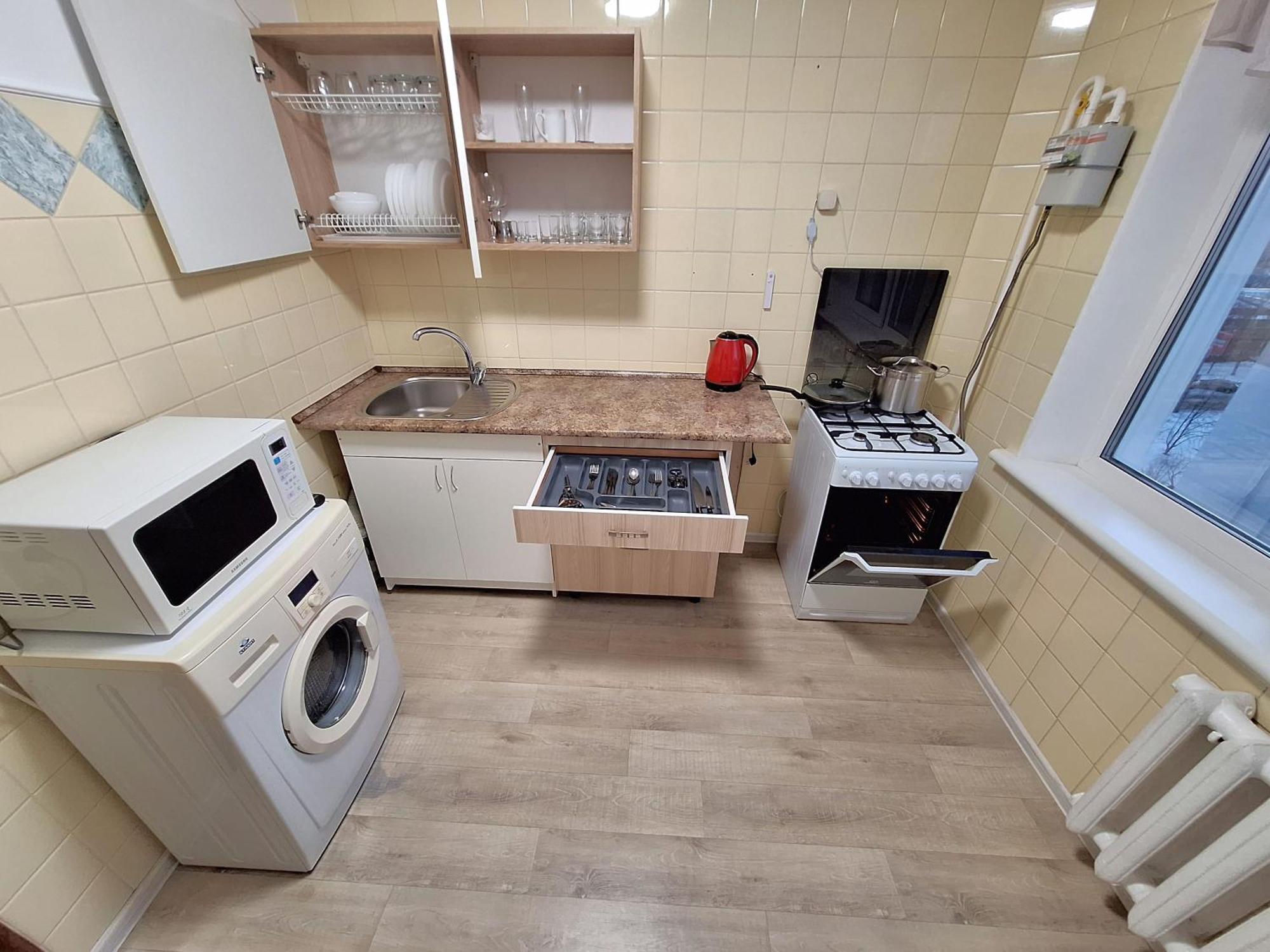 4 Ліжка З Балконом Документи Для Відряджень Мережа Alex Apartments Безконтатне Заселення 24-7 波尔塔瓦 外观 照片