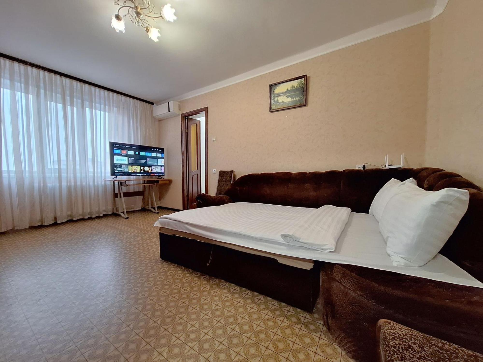 4 Ліжка З Балконом Документи Для Відряджень Мережа Alex Apartments Безконтатне Заселення 24-7 波尔塔瓦 外观 照片